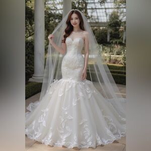 Brand new veil double layered with comb